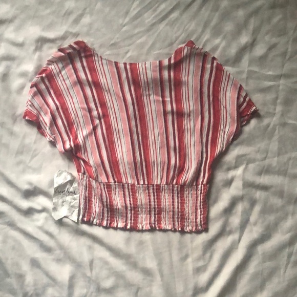 Crave Fame stripped crop top with buttons. Size L - Picture 3 of 3